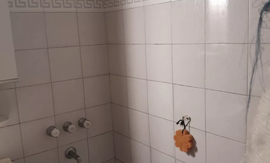 Casa 5 ambientes con fondo y pileta