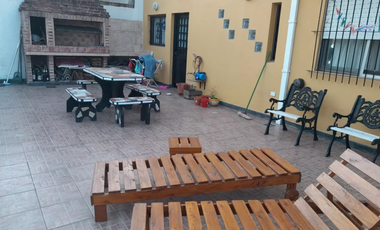 Casa 5 ambientes con fondo y pileta