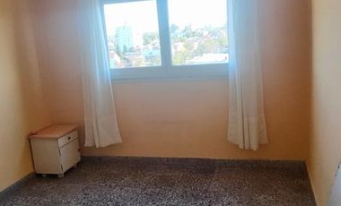 ALQUILER DEPTO 4 AMB S/COCHERA (EDIF. REPUBLICA)