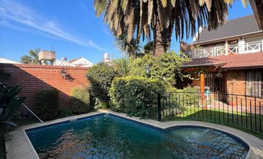 Chalet de 4 AMBIENTES en venta
