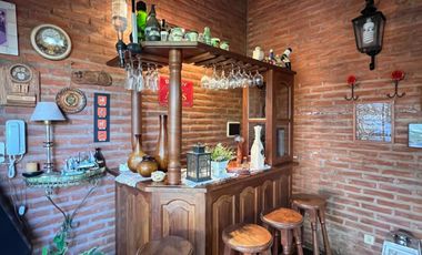 Chalet de 4 AMBIENTES en venta