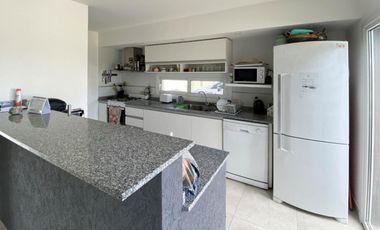 Venta de casa en el Barrio Santa Inés -  Canning