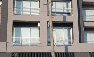 DEPARTAMENTO 2 AMB AL FTE 1er PISO CON BALCON