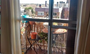 Departamento tres ambientes con cochera venta Monte Grande Centro