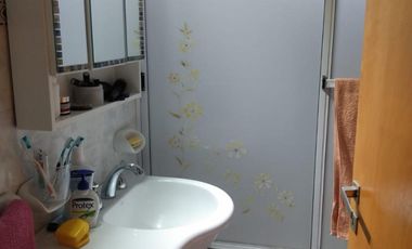 Departamento tres ambientes con cochera venta Monte Grande Centro