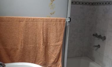 Departamento tres ambientes con cochera venta Monte Grande Centro