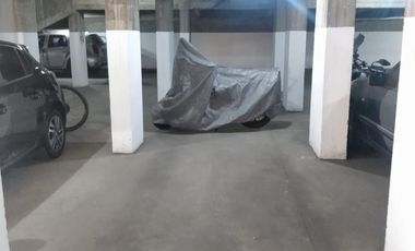 Departamento tres ambientes con cochera venta Monte Grande Centro