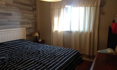 Departamento tres ambientes con cochera venta Monte Grande Centro