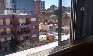Departamento tres ambientes con cochera venta Monte Grande Centro