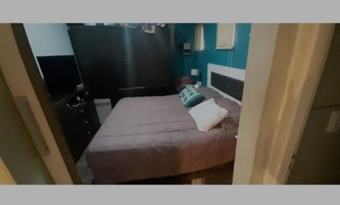 VENDO CASA MINIMALISTA CON PEQUEÑA CABAÑA