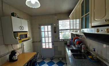 VENTA CASA SOBRE LOTE PROPIO, LANUS ESTE