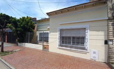 VENTA CASA SOBRE LOTE PROPIO, LANUS ESTE