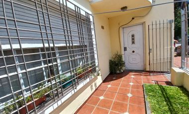 VENTA CASA SOBRE LOTE PROPIO, LANUS ESTE