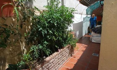 VENTA CASA SOBRE LOTE PROPIO, LANUS ESTE