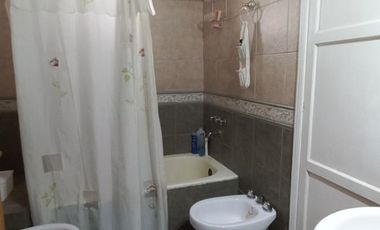 VENTA CASA SOBRE LOTE PROPIO, LANUS ESTE