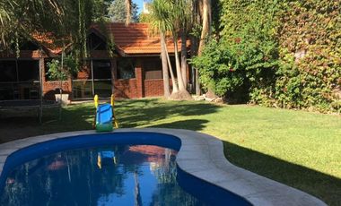 Chalet - 3 Dorm. - Sum - Cochera - Parque con Piscina y Quincho