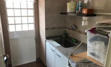 EXCELENTE PROPIEDAD EN ZONA EXCLUSIVA DE BANFIELD OESTE.