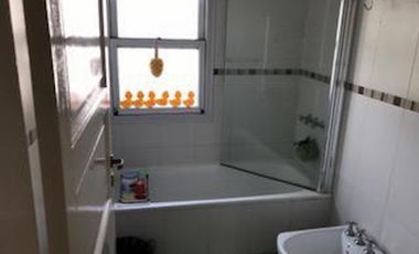 EXCELENTE PROPIEDAD EN ZONA EXCLUSIVA DE BANFIELD OESTE.