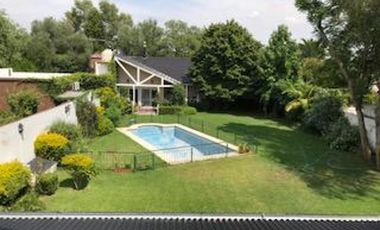 EXCELENTE PROPIEDAD EN ZONA EXCLUSIVA DE BANFIELD OESTE.