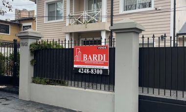 EXCELENTE PROPIEDAD EN ZONA EXCLUSIVA DE BANFIELD OESTE.