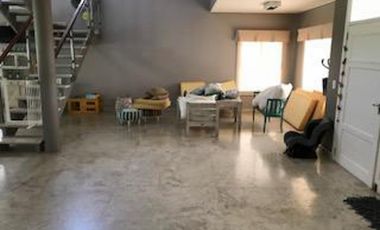 EXCELENTE PROPIEDAD EN ZONA EXCLUSIVA DE BANFIELD OESTE.