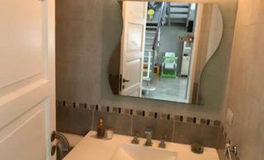 EXCELENTE PROPIEDAD EN ZONA EXCLUSIVA DE BANFIELD OESTE.