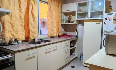 Excelente Departamento 2 Ambientes Ubicado En La Zona Centro De Villa Balleste