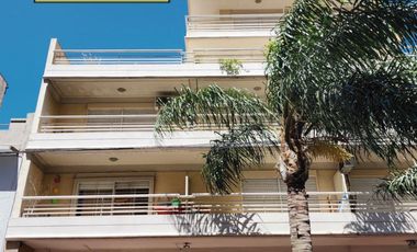 Excelente Departamento 2 Ambientes Ubicado En La Zona Centro De Villa Balleste