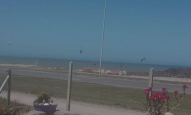 VENDO CASA 4 AMB PRIMERA LINEA AL MAR.