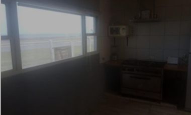 VENDO CASA 4 AMB PRIMERA LINEA AL MAR.