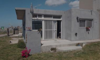VENDO CASA 4 AMB PRIMERA LINEA AL MAR.