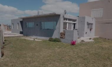 VENDO CASA 4 AMB PRIMERA LINEA AL MAR.