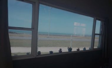 VENDO CASA 4 AMB PRIMERA LINEA AL MAR.