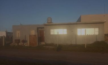 VENDO CASA 4 AMB PRIMERA LINEA AL MAR.