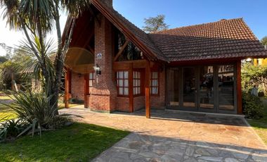 Casa de 4 AMBIENTES en alquiler