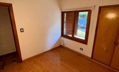 Casa de 4 AMBIENTES en alquiler