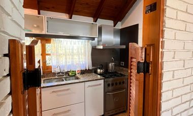 Casa de 4 AMBIENTES en alquiler