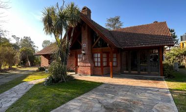 Casa de 4 AMBIENTES en alquiler