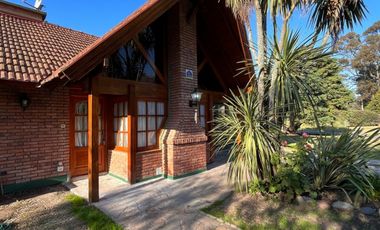 Casa de 4 AMBIENTES en alquiler