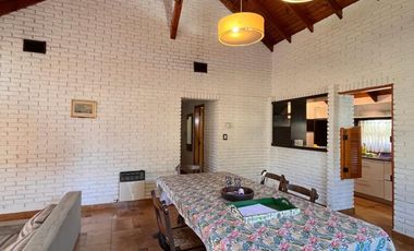 Casa de 4 AMBIENTES en alquiler
