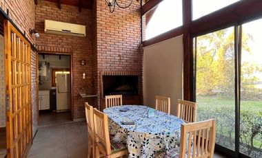 Casa de 4 AMBIENTES en alquiler