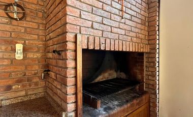 Casa de 4 AMBIENTES en alquiler
