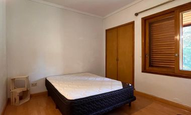 Casa de 4 AMBIENTES en alquiler