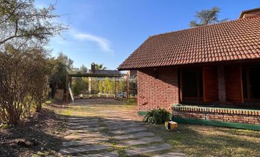 Casa de 4 AMBIENTES en alquiler