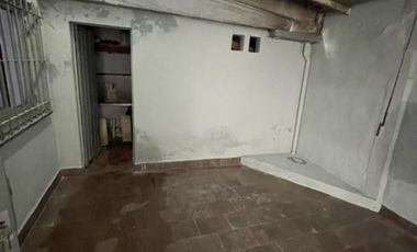Casa de 3 ambientes y Jardín en Lanús Este.