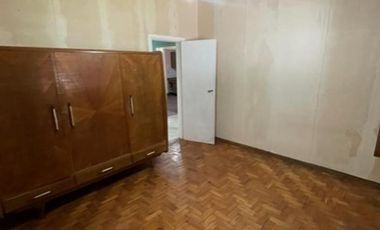 Casa de 3 ambientes y Jardín en Lanús Este.