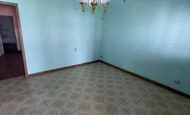 Casa de 3 ambientes y Jardín en Lanús Este.