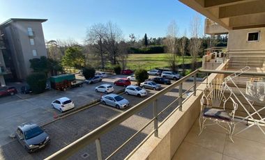 Tres ambientes en el complejo Las Horquetas en venta