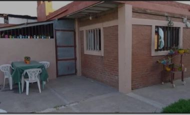 VENDO CASA CON QUINCHO 300 M2 CONSTRUIDOS
