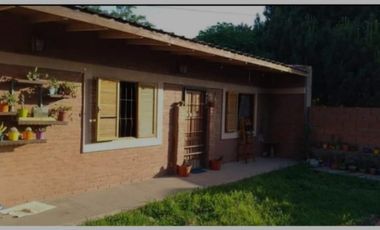 VENDO CASA CON QUINCHO 300 M2 CONSTRUIDOS